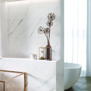 Carrara Chic Weiss Glä. 30×90 cm